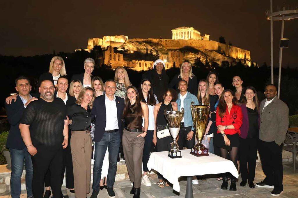 #backatit: Οι όμορφοι τίτλοι, όμορφα γιορτάζονται!
